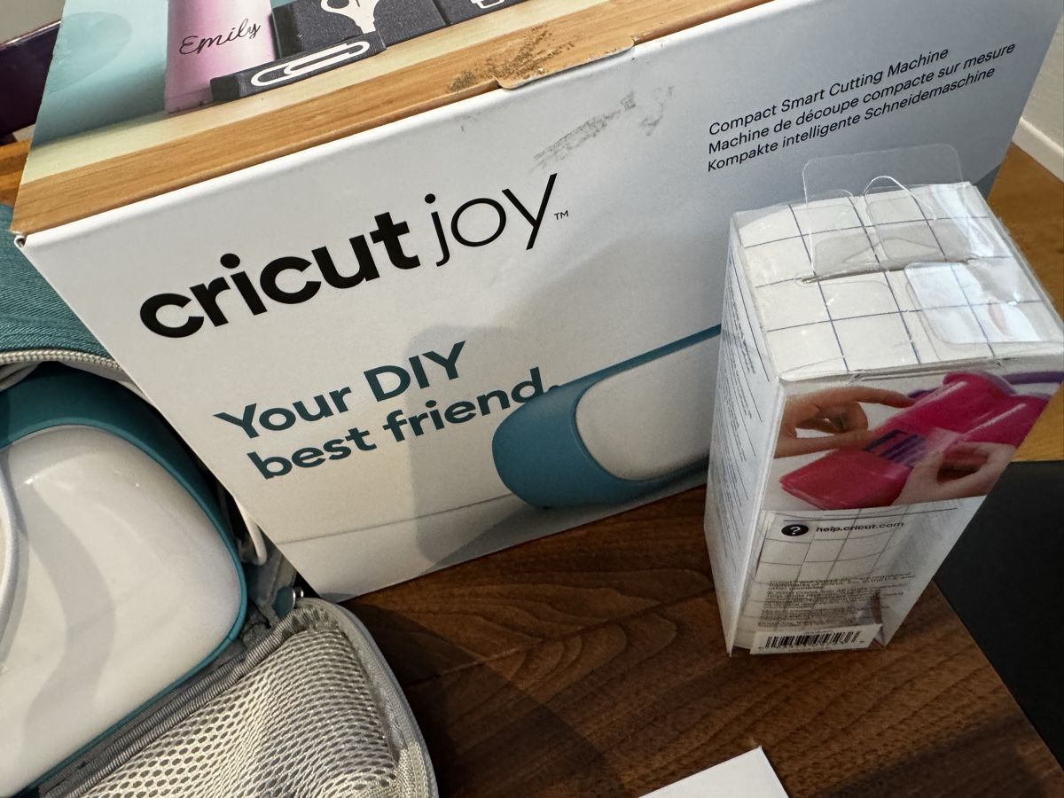 Toutes les machines: Cricut Joy Schneideplotter mit viel Zubehör  – D'occasion à Oekingen par yvo_g97y 4