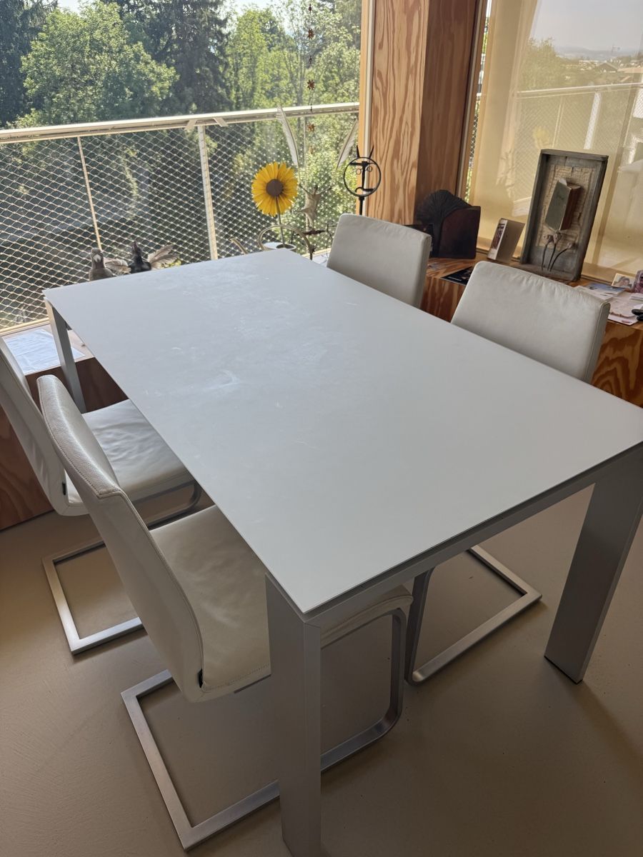 Set de table et chaises: Esstisch mit Stühlen – D'occasion à Mollis par Piet2piet2000 1