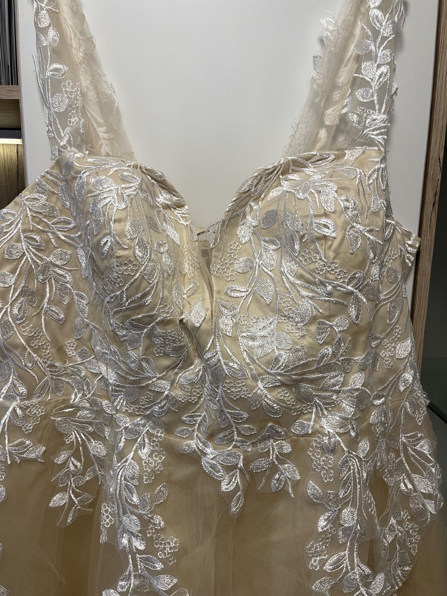 Vestiti: Wunderschönes Brautkleid /Hochzeitskleid – Nuovo (secondo la descrizione) da Uzwil venduto da noe_9f9c 1