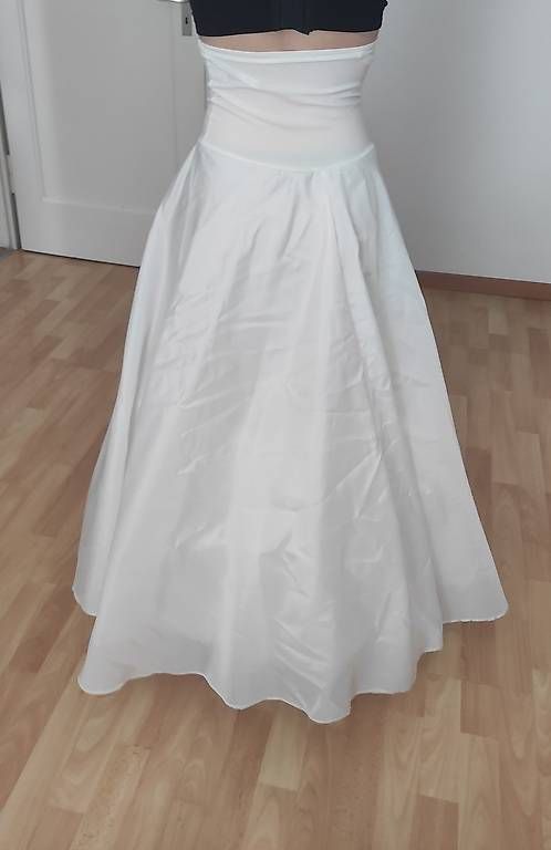 Vestiti: Reifunterrock Brautkleid – Usato da Nidau venduto da joe00
