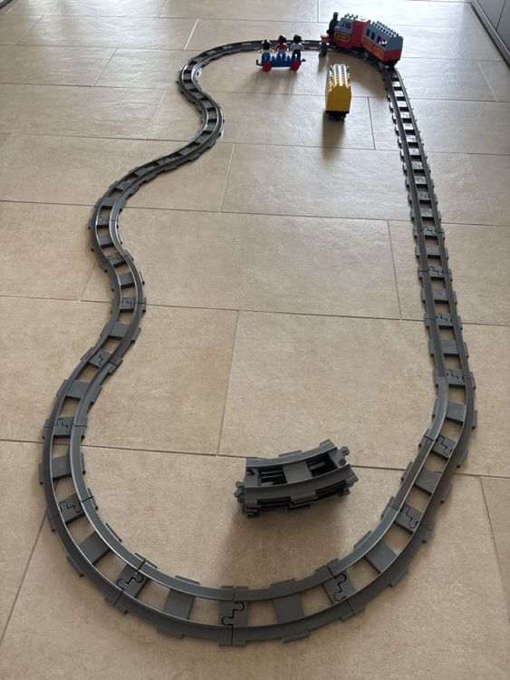 Train LEGO Duplo avec rails occasion (Gebraucht) in Lausanne für CHF 23 ...
