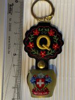 Schlüsselanhänger Swiss-Glöckchen "Q"