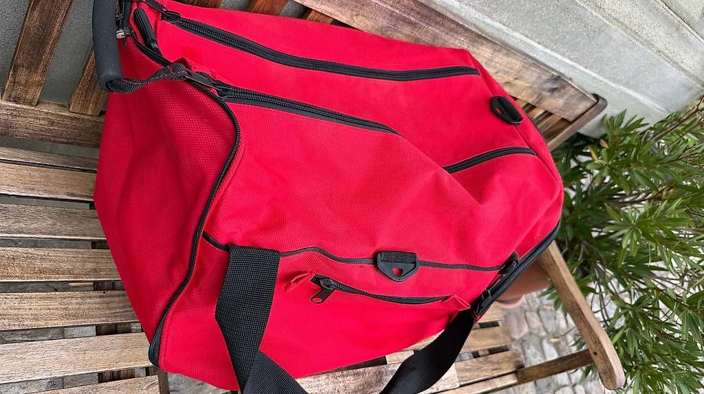 Sacs à dos: Sporttasche & Rucksack – Neuf (Voir description) à Köniz par oneswiss