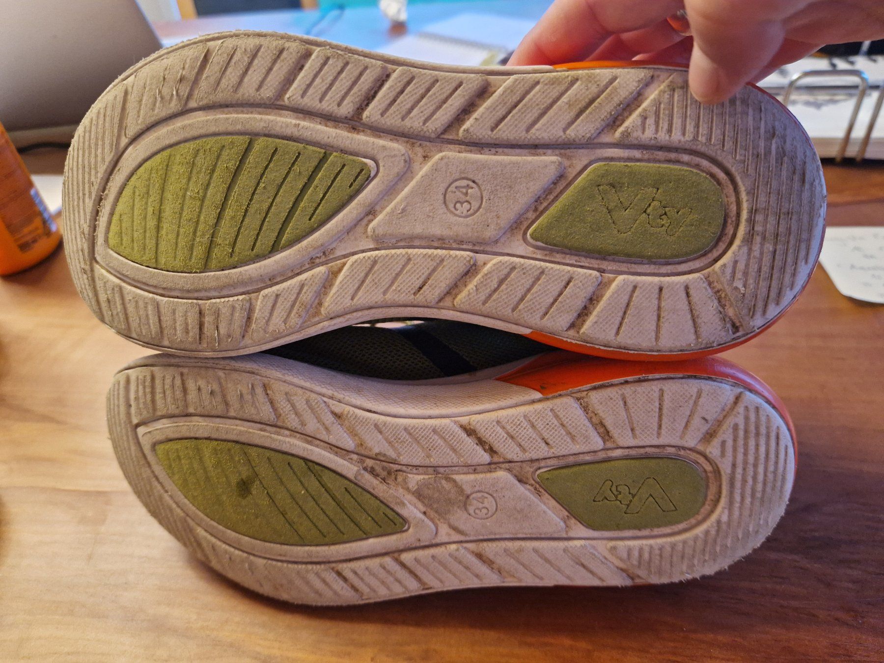 Schuhe für Jungen: Turnschuhe / Freizeitschuhe Vty Grösse 34 – Neu (gemäss Beschreibung) aus Giswil von monimaus08 2
