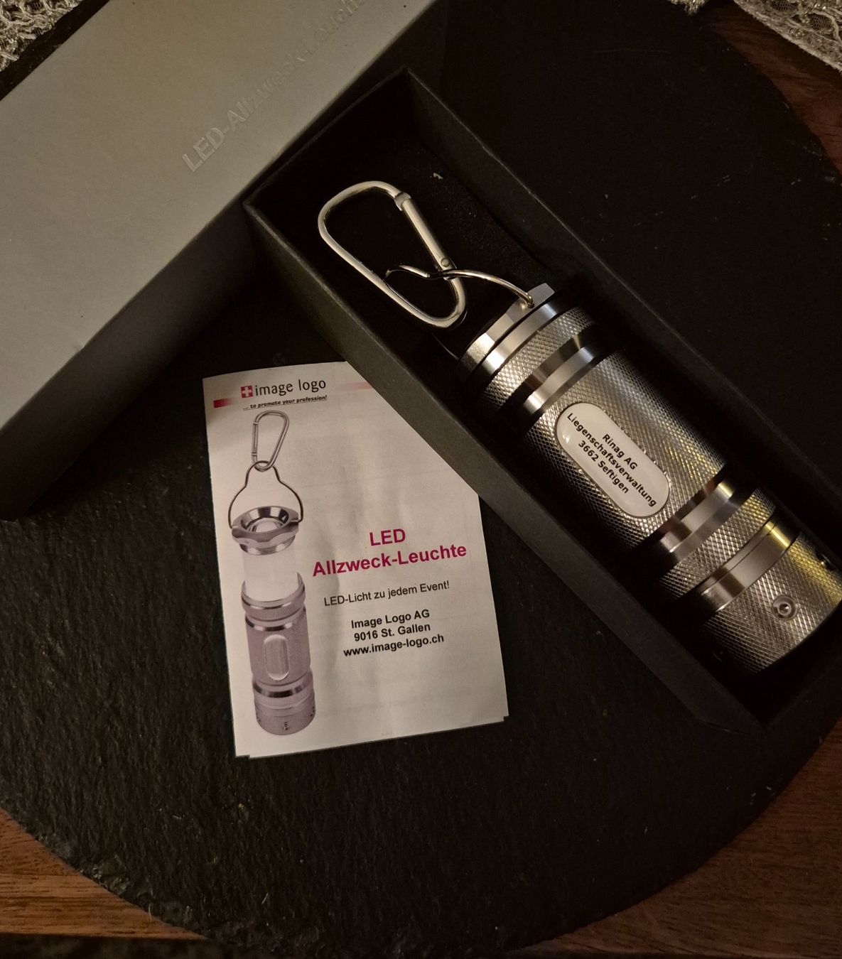 Lampen: LED Allzweck-Leuchte mit Karabiner neu – Neu und originalverpackt aus Fraubrunnen von schlafenKuh
