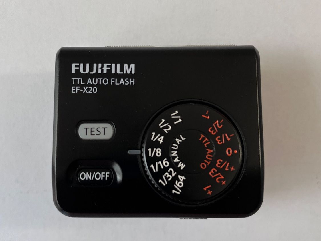 Fujifilm Blitze: Fujifilm EF-X20 – Gebraucht aus Genève von tvo666