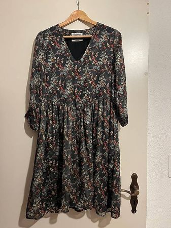 Essential Antwerp Kleid