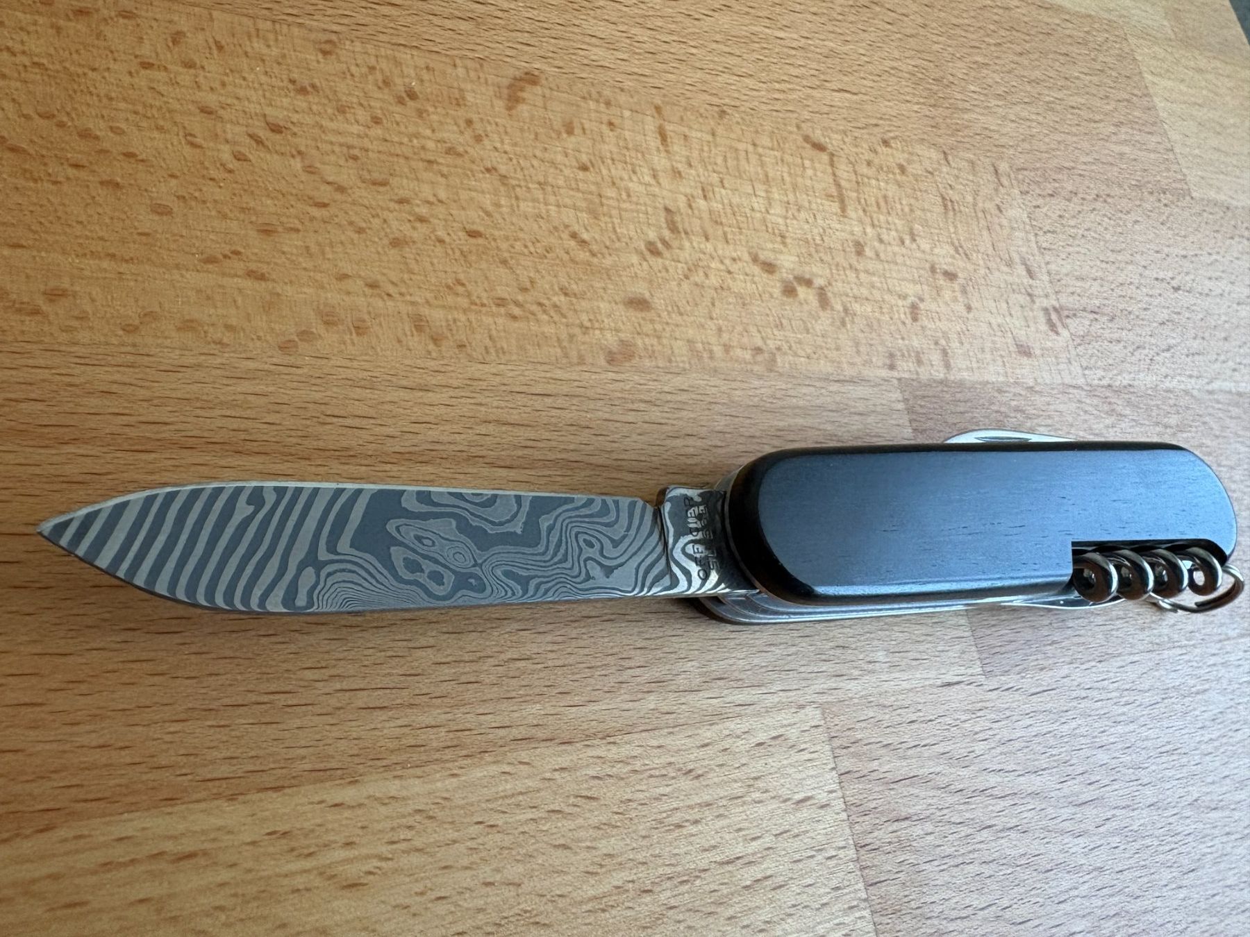 Victorinox Taschenmesser: Seltenes Messer der Damast Limited Serie 2011 – Neu (gemäss Beschreibung) aus Hunzenschwil von Goya6 1