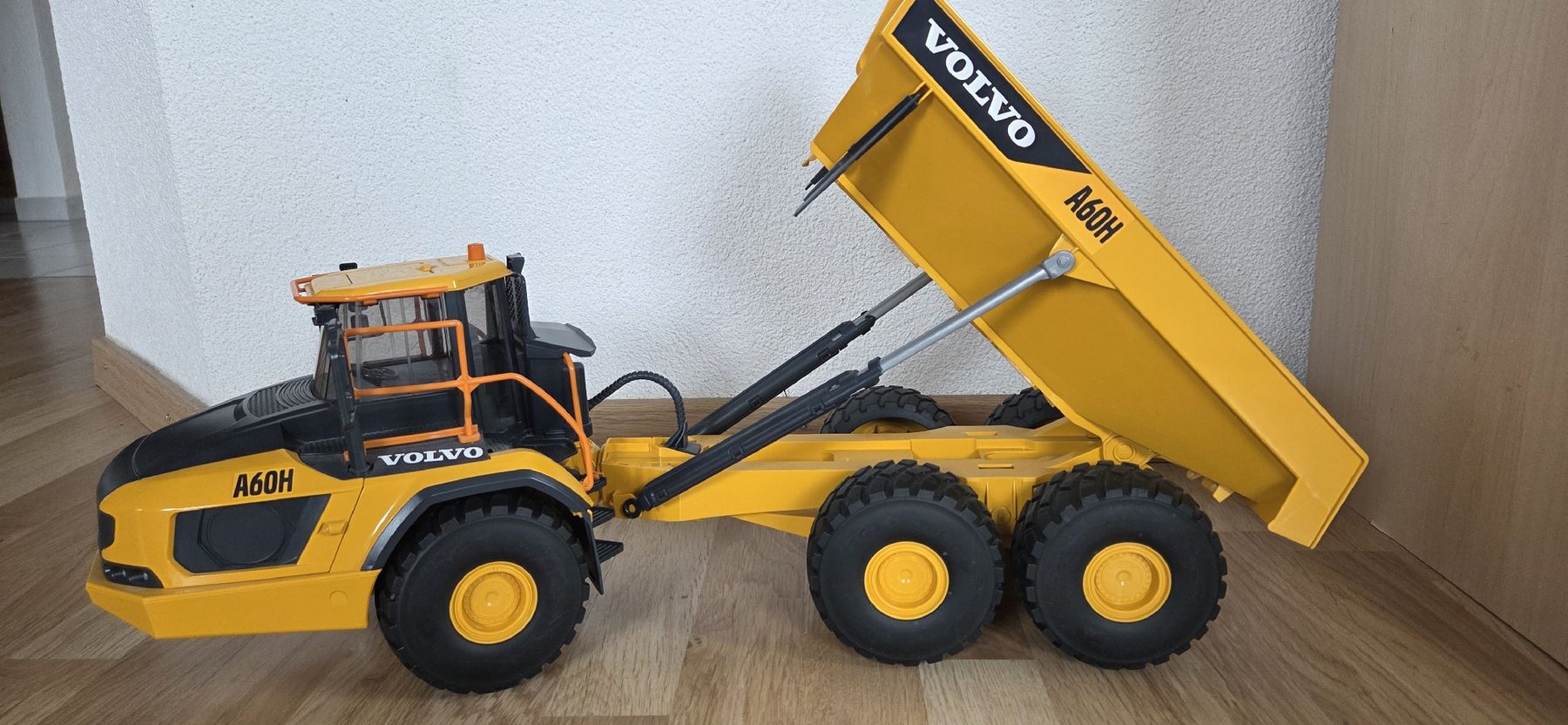 Giocattoli: Volvo A60H Muldenkipper – Usato da Wuppenau venduto da TamZwa 3
