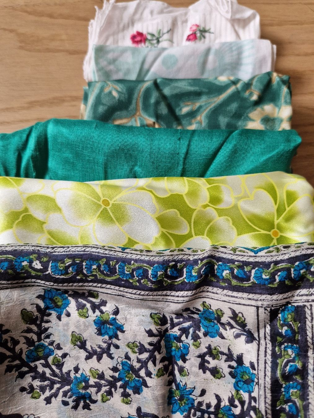 Foulard & Sciarpe: 6 grüne Seidenfoulards – Nuovo (secondo la descrizione) da Basel venduto da Luckyvrena 4
