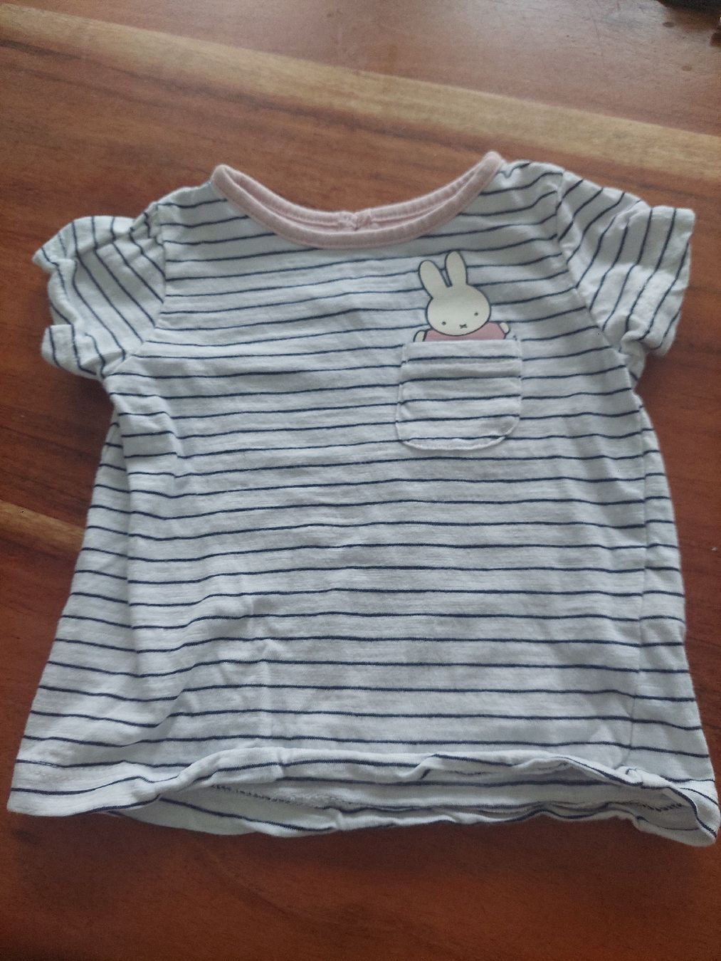 C&A Chemises, Tops & T-shirts: Miffy T-Shirt Gr.68 – D'occasion à Sissach par zwwerg