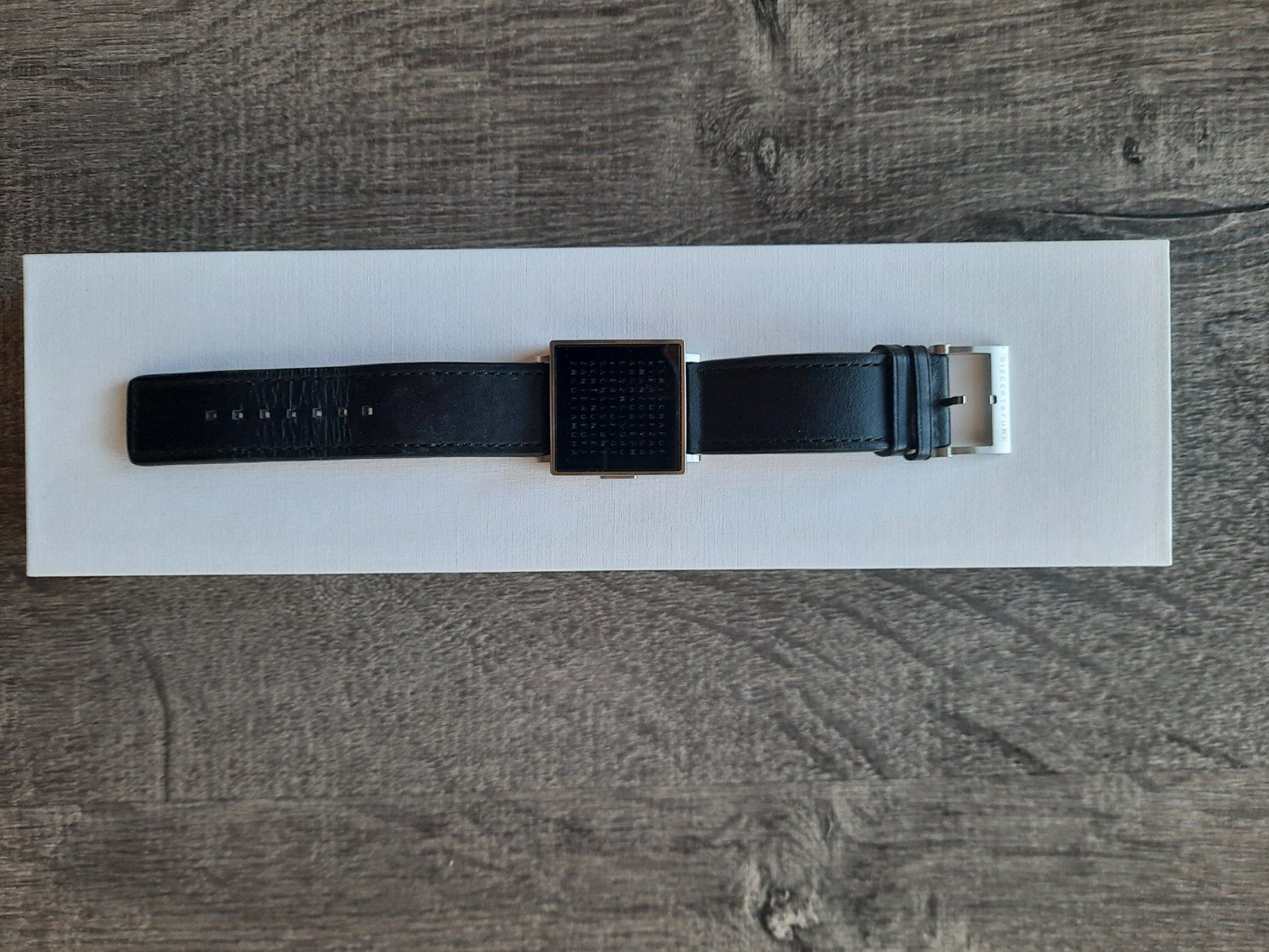 Qlocktwo Orologi: QLOCKTWO SCHWARZ – Usato da Utzenstorf venduto da han_856y 1