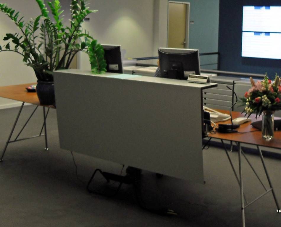 Ladenausstattungen & Messebau: Theke Empfangstheke zu Alinea Unitisch – Gebraucht aus Worb von kram01
