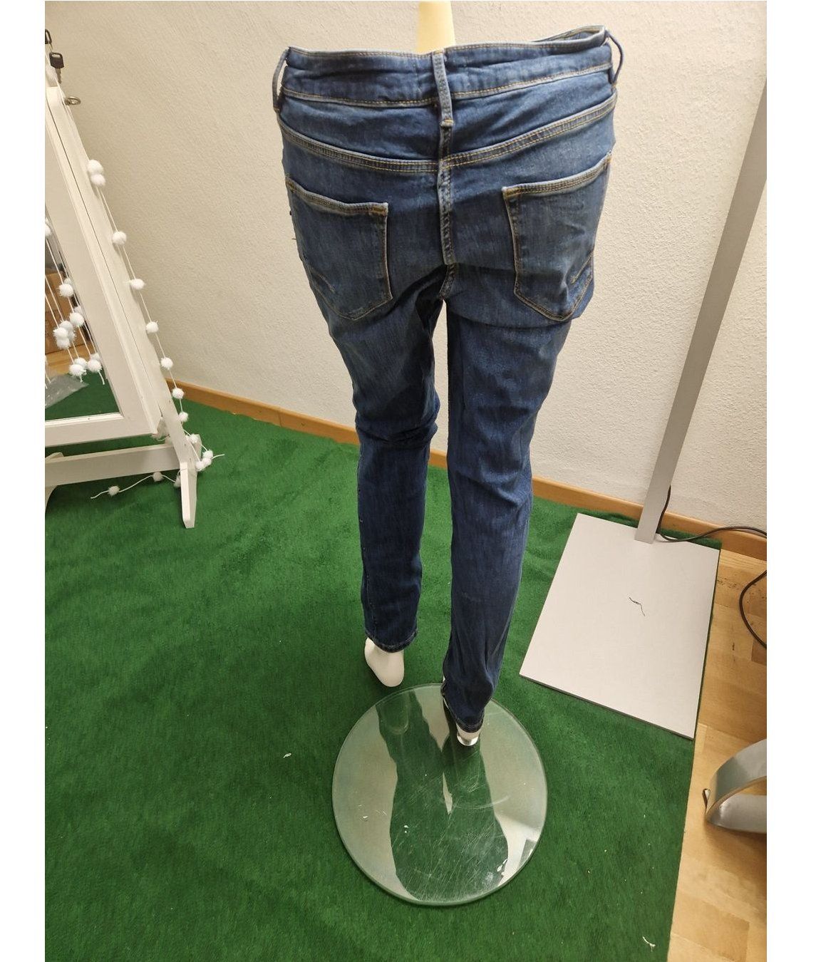 Jeans: Jeans mit nieten Gr 40 – Usato da Glattbrugg venduto da mas_75t2 1
