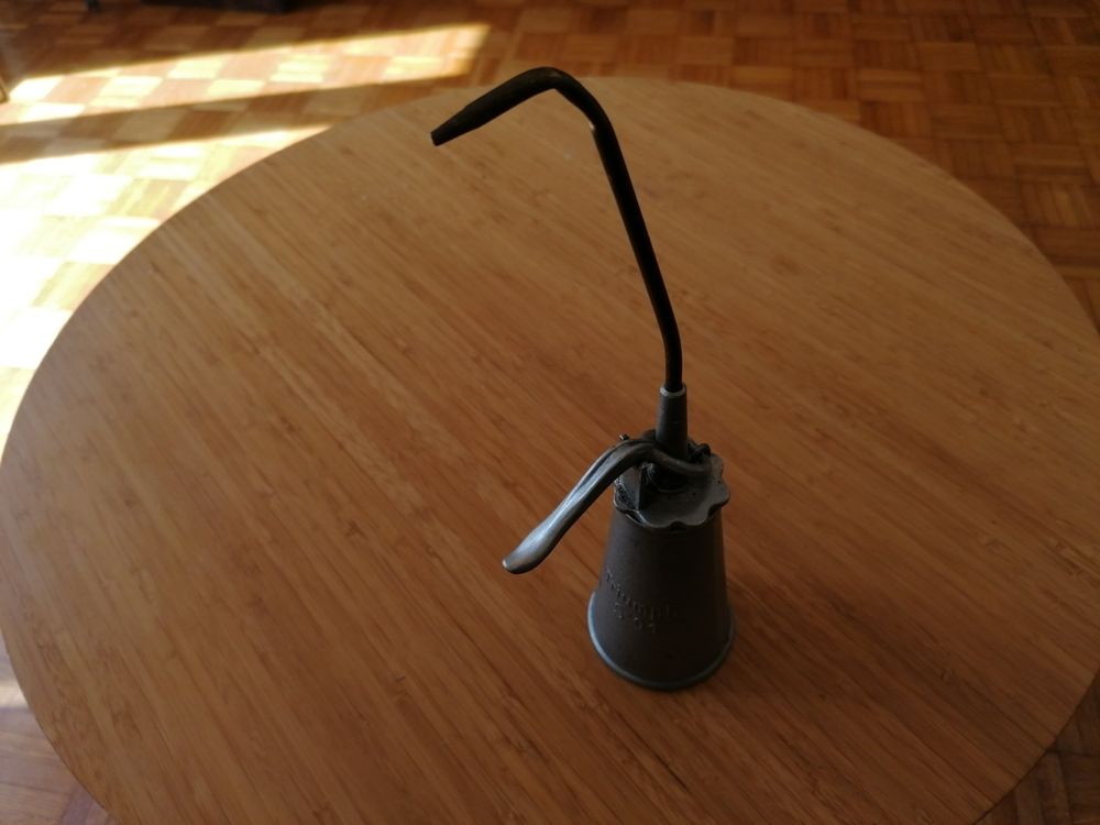 Triumph motorrad auto machine a coudre burette huile antik Kaufen auf