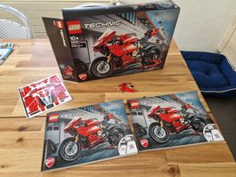 LEGO Technic Ducati Panigale V4 R 42107 VP mit Anleitung