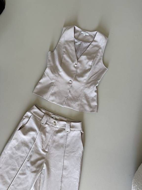 Lotti di vestiti: Suit set  – Usato da Genève venduto da eka_c9sf 2