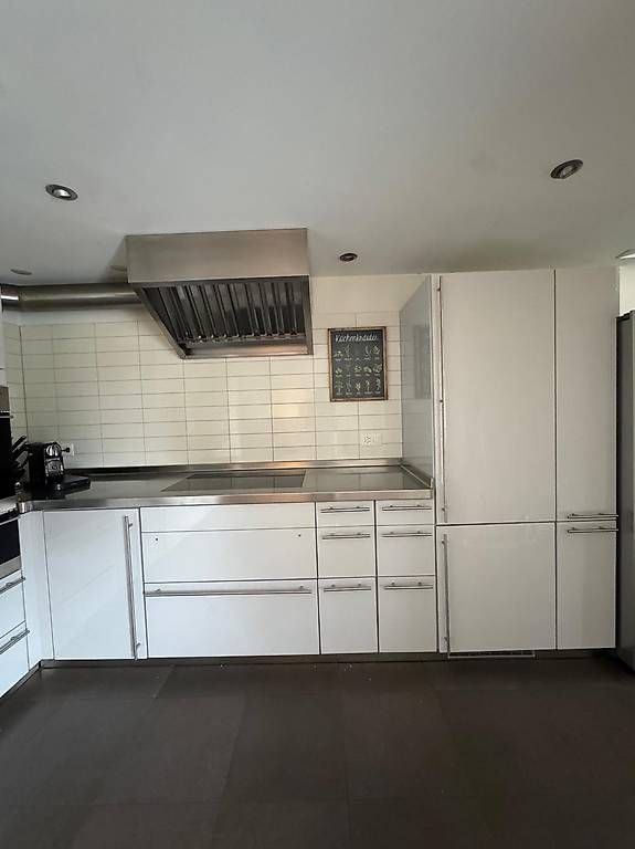 Cucine complete: Küche inkl. Geräte – Usato da Frauenkappelen venduto da rockaway2 2