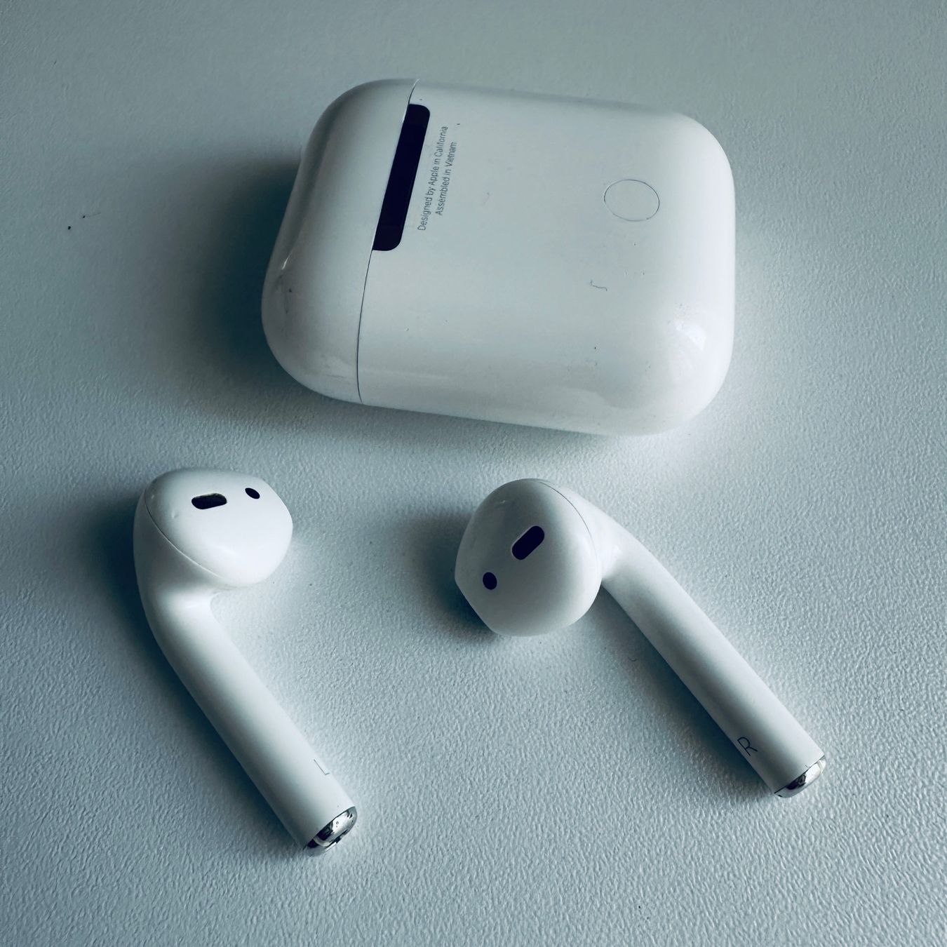 Apple Cuffie: Original Apple AirPods 2 Kopfhörer Wireless Lightning Kabel – Usato da Basel venduto da MY.AIRPODS.SHOP 4