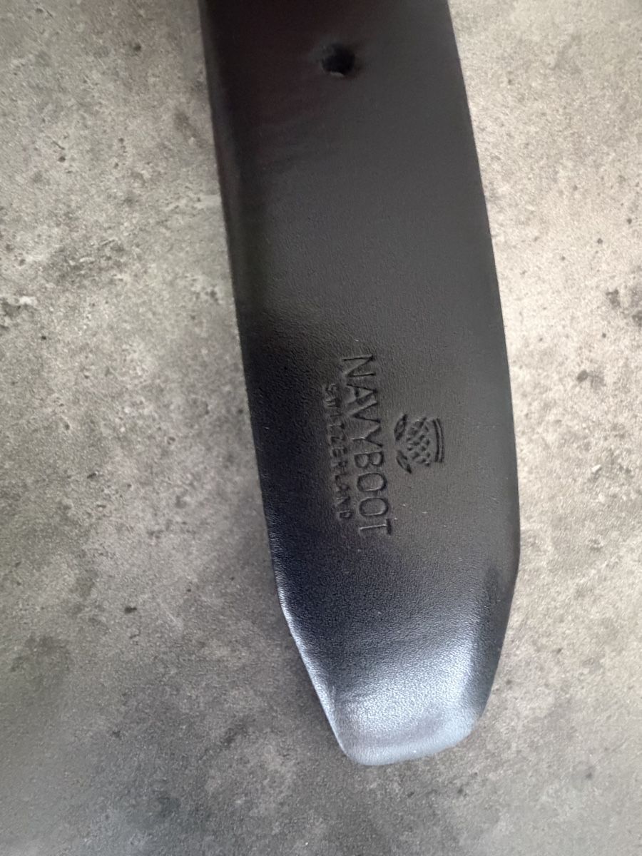 Navyboot Gürtel: Navyboot Wendegürtel Leder schwarz/dunkelbraun – Gebraucht aus Uzwil von Calla03