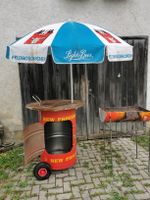 Bar Theke mit Käsbrät Grill Holzkohlengrill
