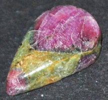 Cabochon L-8547 – Rubin Fuchsit -15x9mm