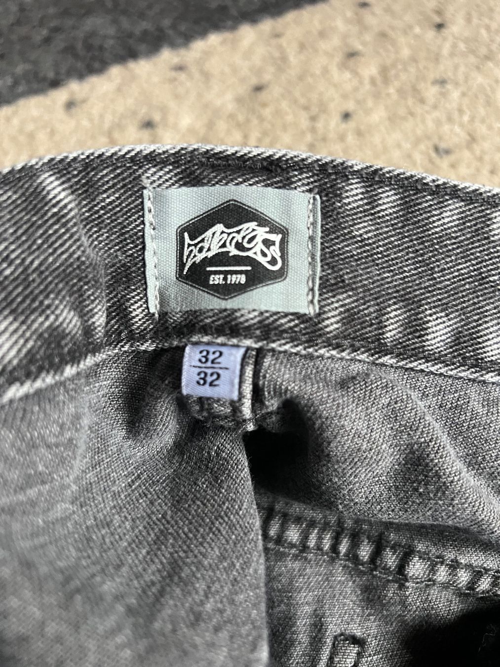 Jeans: Baggy Jeans (neu) – Usato da Nesslau venduto da chi_w9mw 1