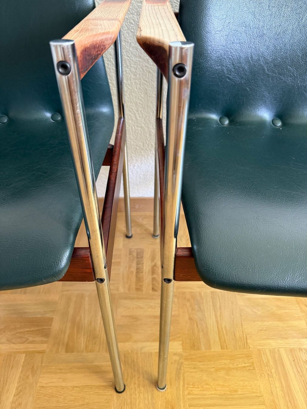 Sessel: Zwei Skandinavische Armlehnstühle – Gebraucht aus Fehraltorf von thalwil88 3