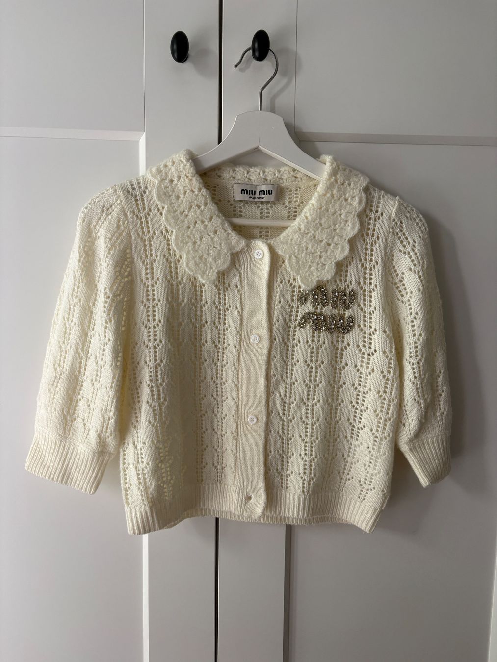 Miu Miu Top: Wool Miu Miu White Knit Top – Usato da Nyon venduto da My_wardrobe
