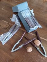 2 Nussknacker / 2 Casse-noisettes (Metall+Holz / métal+bois)