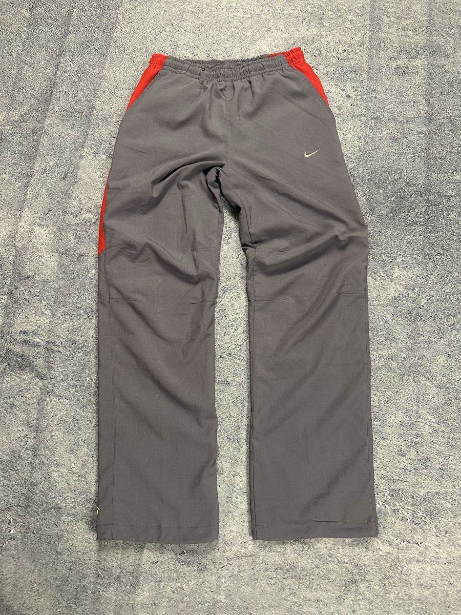 Nike Hosen: Nike Trainingshose Herren, Grau/Rot,blau  – Gebraucht aus Luzern von 041Vintage