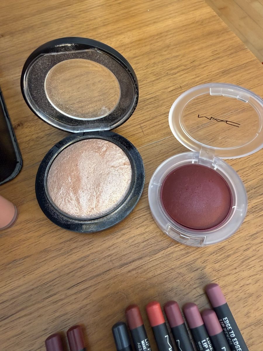 Mac Cosmetics Make-up: MAC Make-up Set Lippenstifte Stifte Puder – Usato da Zürich venduto da pinish