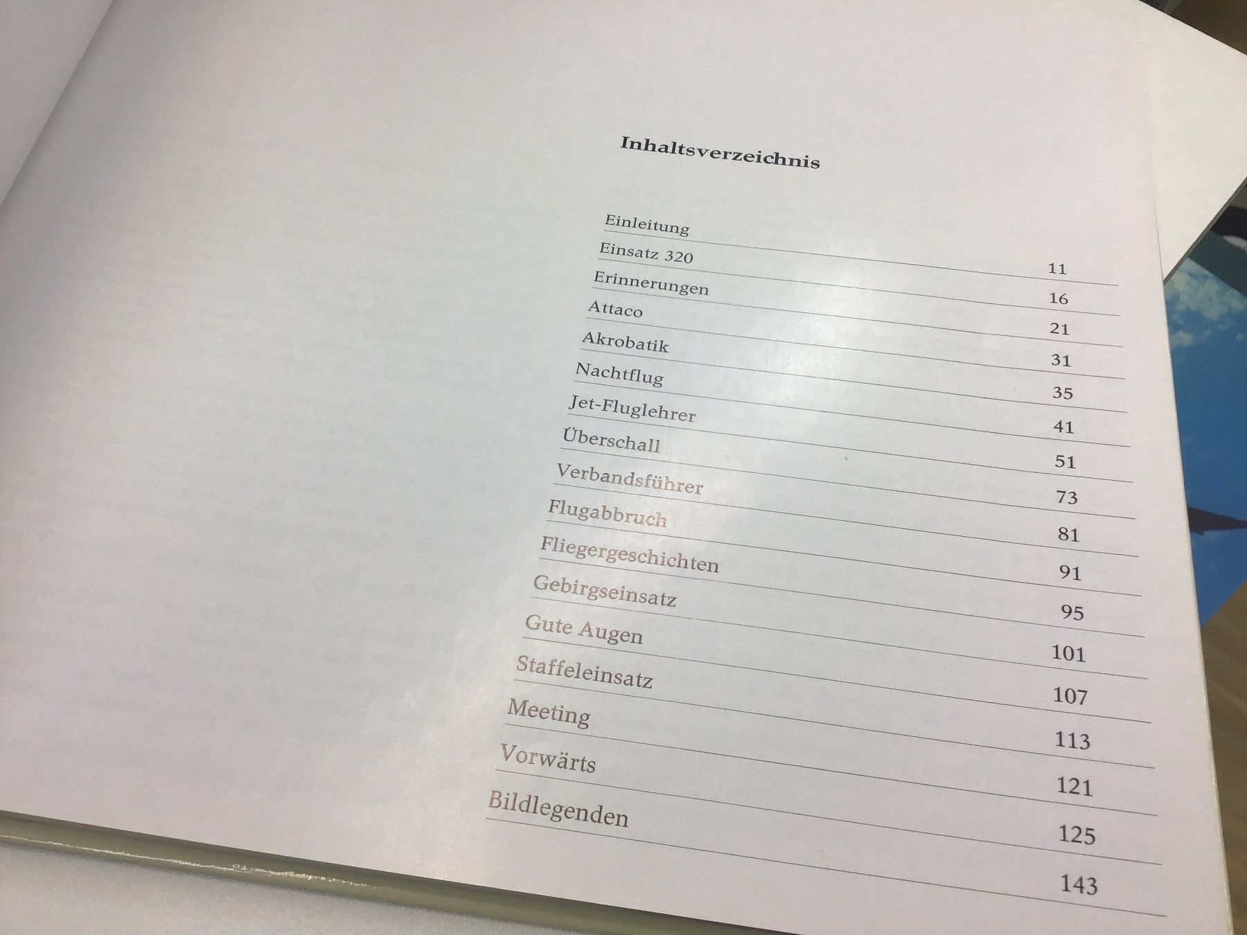 Libri: Buch: Von 20 bis 2000. Als Militärberufspilot im Einsatz – Usato da Männedorf venduto da Modellbau-wyss 1