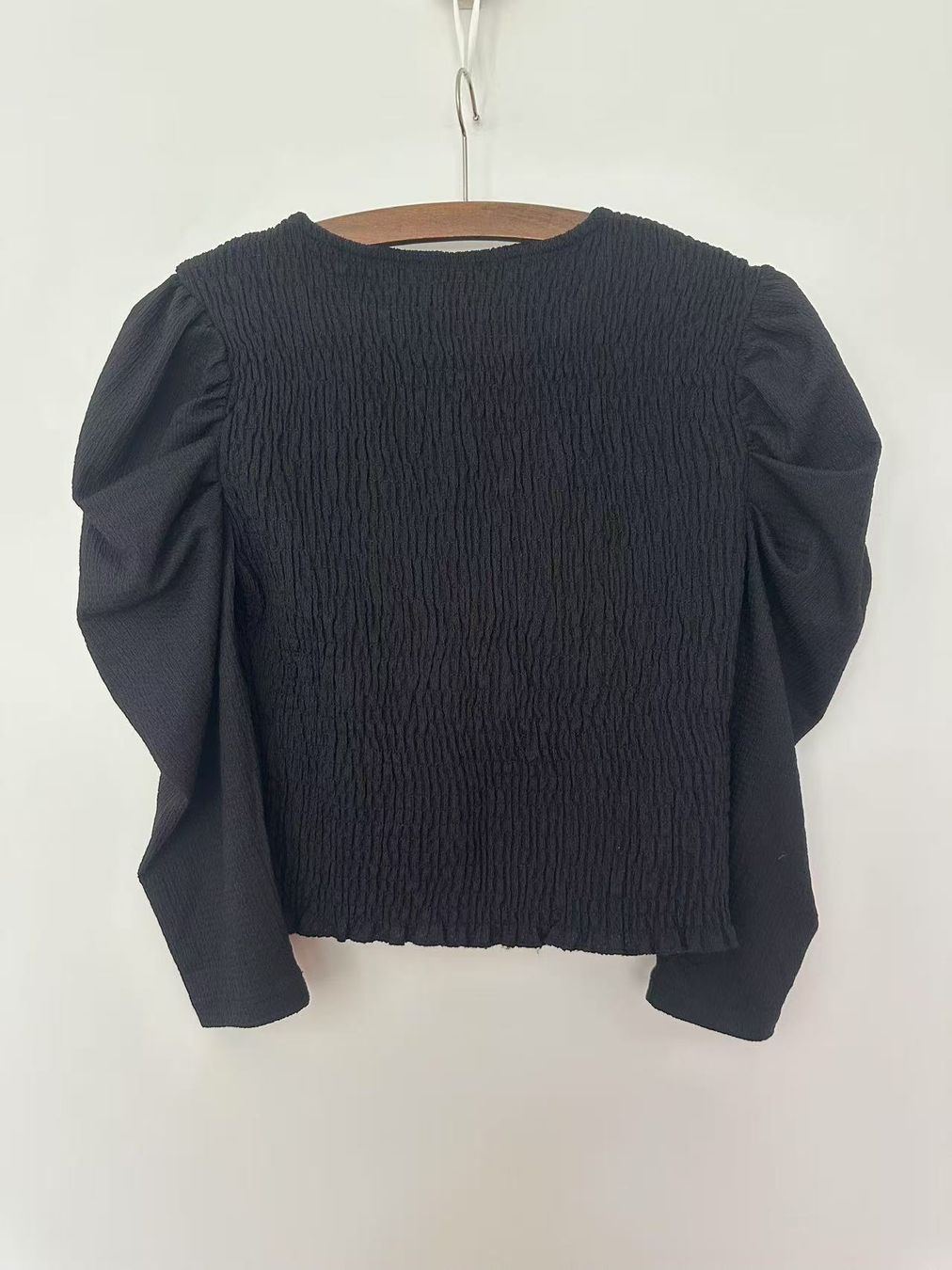 Camicette: Schwarze Bluse mit Puffärmeln, neuwertig, Grösse 38 – Usato da Cham venduto da liu_z5cy 1