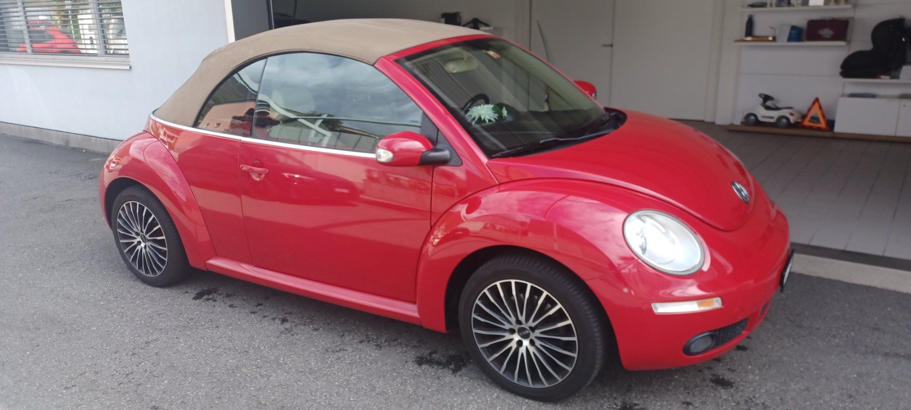 VW Autos: New Bettle 1.8T cabriolet – D'occasion à Bellinzona par babalu2000 2