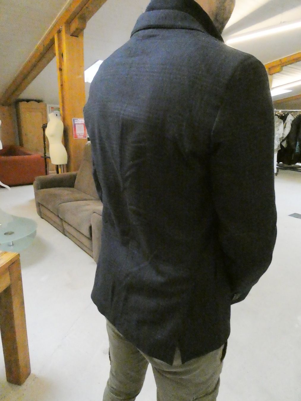 Jacken: Magnifique blazer gris foncé. – Gebraucht aus Etagnières von emmaus.electro 7