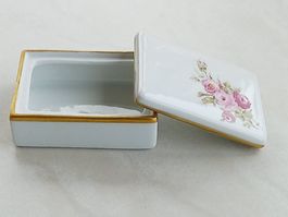 Porzellan Pillendose