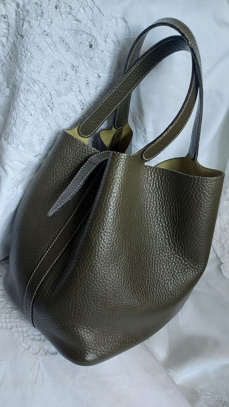 Taschen für Damen: Sac à main en cuir vert olive, – Gebraucht aus Marin-Epagnier von pomme77