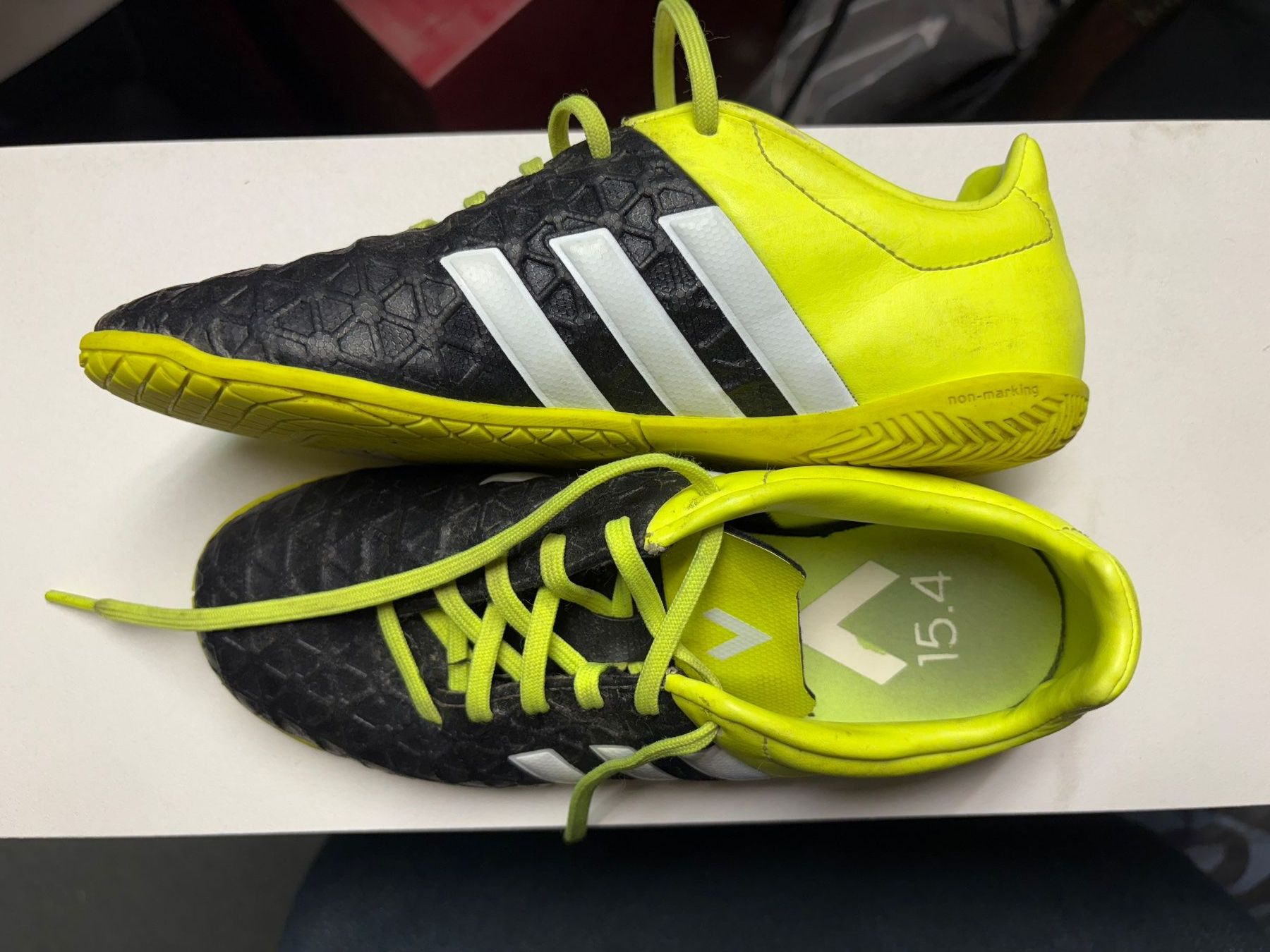 Adidas Scarpe da uomo: Hallenschuhe – Usato da Oberentfelden venduto da dar_7gzv