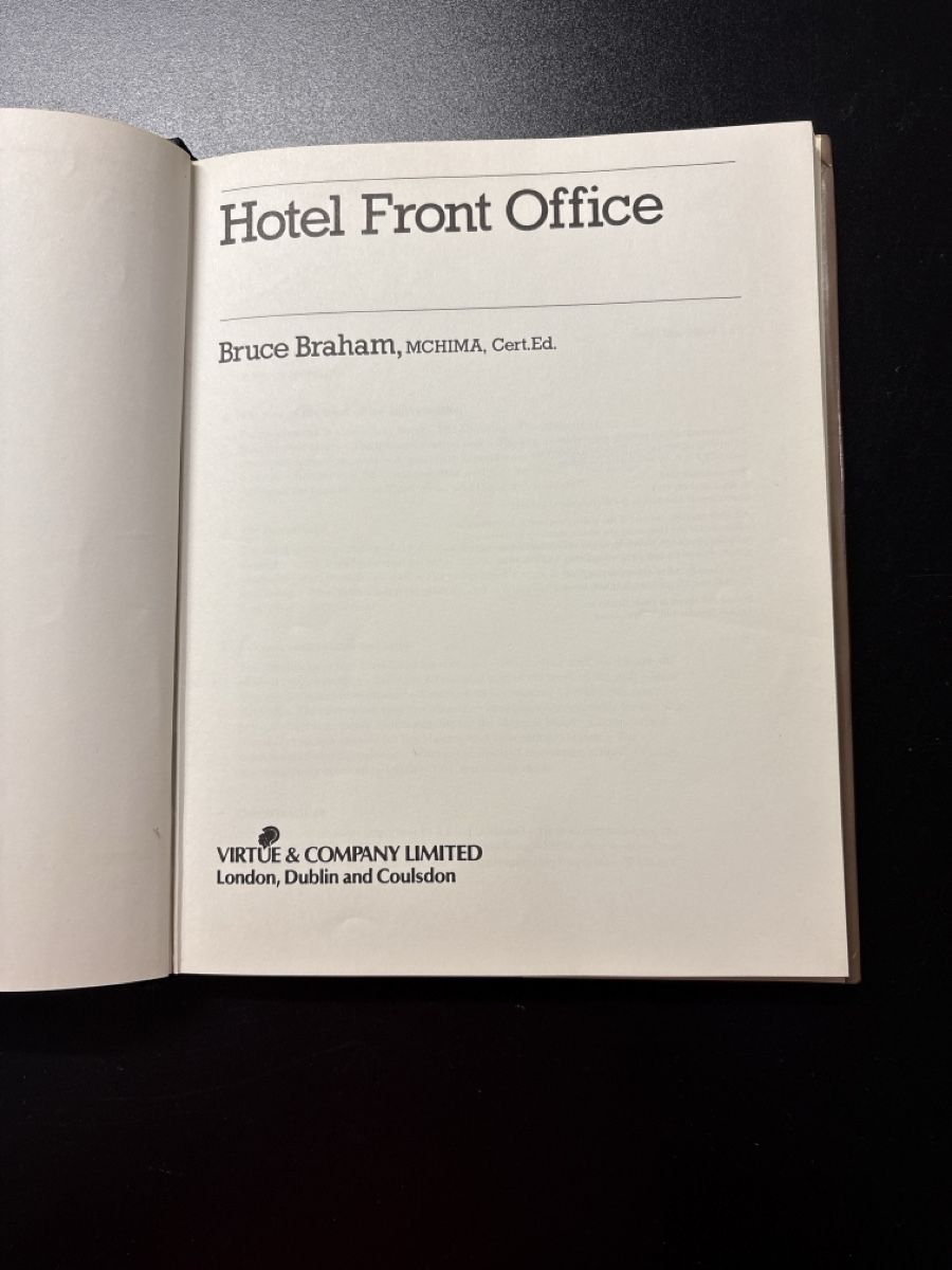 Libri: Hotel Front Office v. Bruce Braham – Usato da Verscio venduto da Foroglio 1