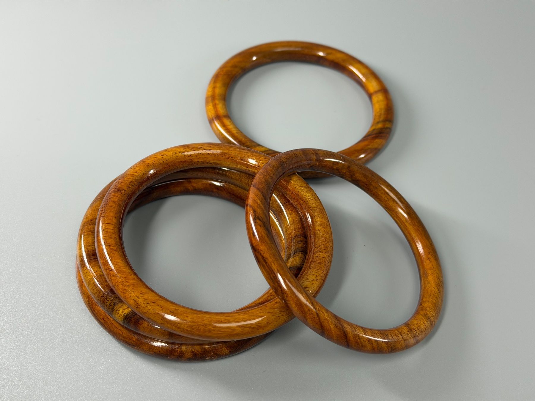 Bracciali & Braccialetti: Holz Armreifen Set, 5 Stück – Usato da Sennhof venduto da Johnbest 3