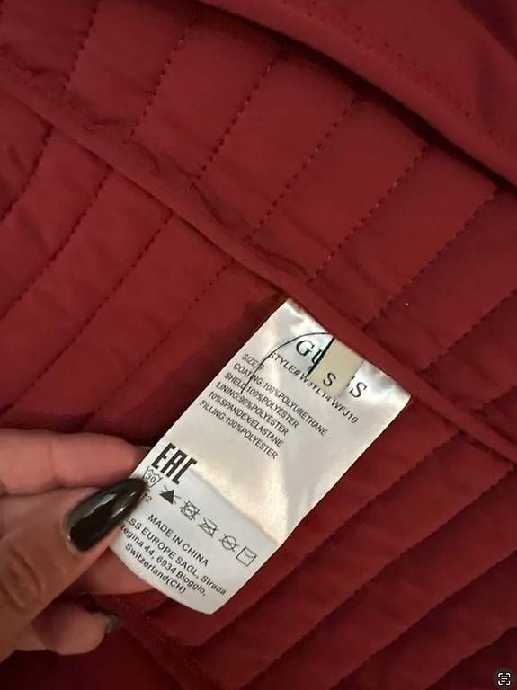 Giacche: GUESS padded jacket, water resistant S size – Nuovo e nell'imballaggio originale da Altendorf venduto da olg_rfk6 2