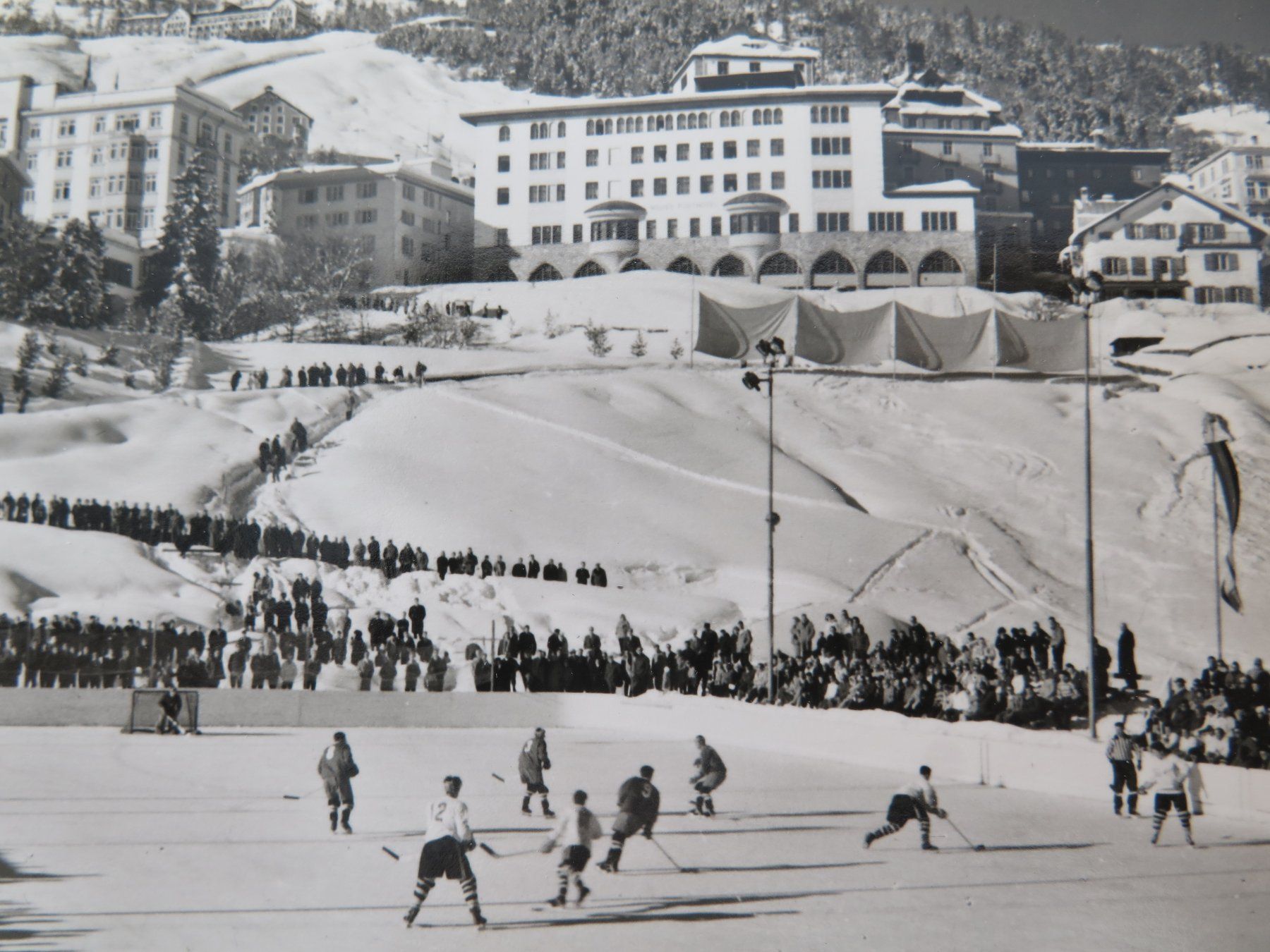 Cartoline postali: ST. MORITZ - EISHOCKEY – Usato da Wittenbach venduto da lipasal 1