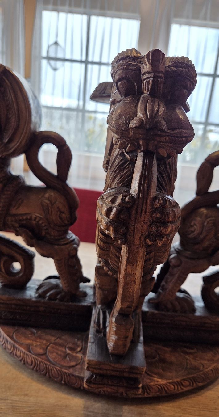 Sculture & Statue: Schnitzerei Tischsockel aus Holz – Usato da Rehetobel venduto da hobirot01 9