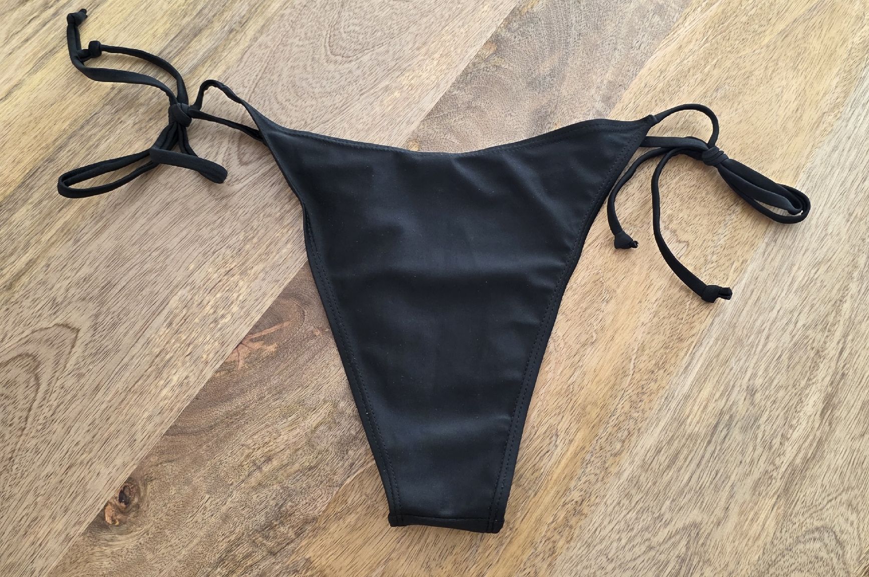 Pantaloni: Bikini Hose schwarz Grösse L neu – Nuovo (secondo la descrizione) da Rheinsulz venduto da Gilea 1