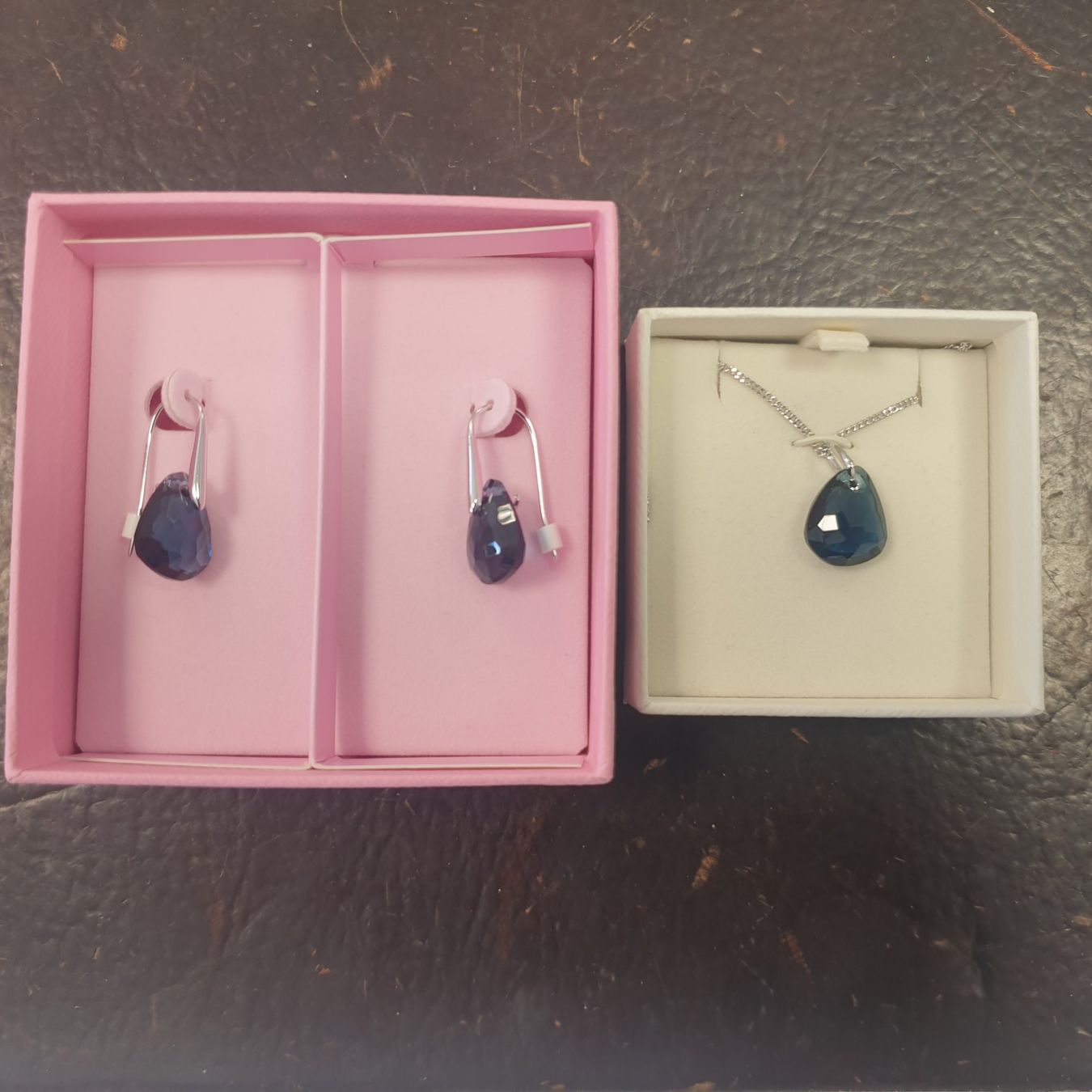 Swarovski Catenine: Swarovski Schmuckset – Nuovo e nell'imballaggio originale da Zofingen venduto da siana.m