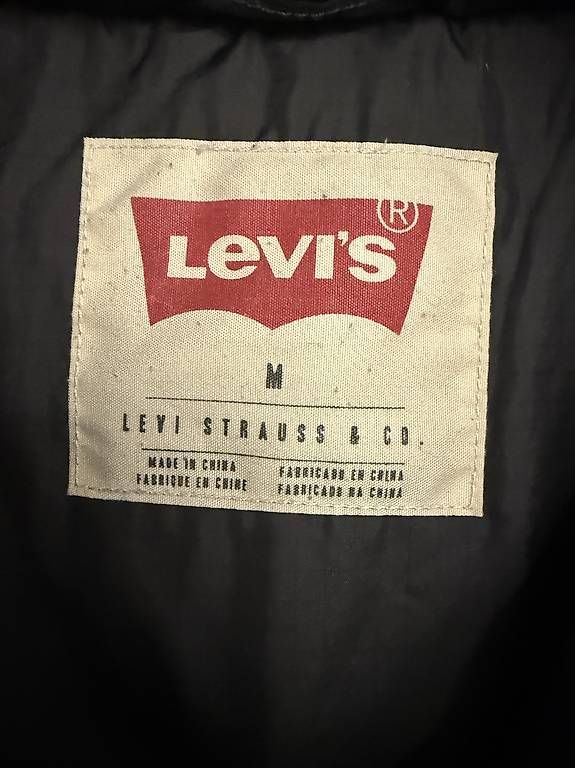 Levi's Lotti di vestiti: Herrenkleidung levis etc – Usato da Laufen venduto da car_2fnm 3