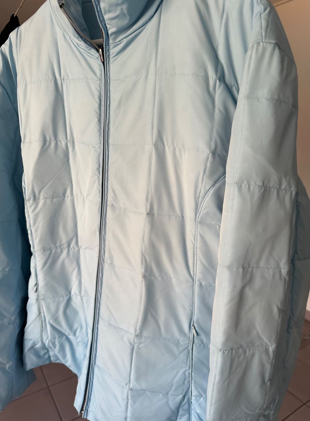 Jacken: Warme hellblaue Winterjacke – Gebraucht aus Bettlach von win_z8sd