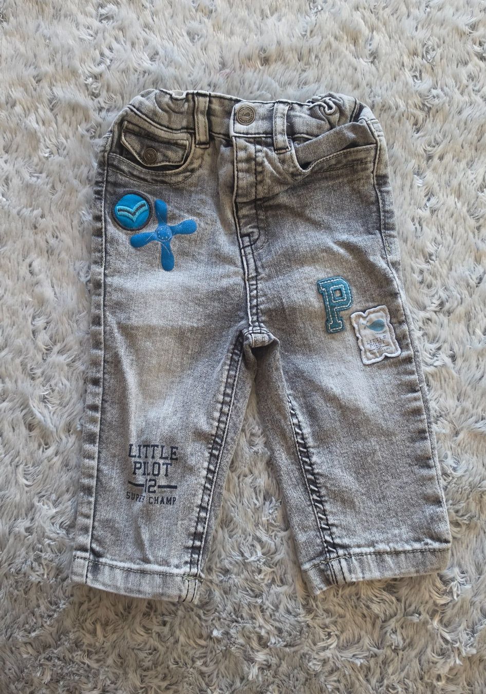 Pantaloni: Jean bébé gris 6-9 mois – Usato da Chippis venduto da tom_lt6g