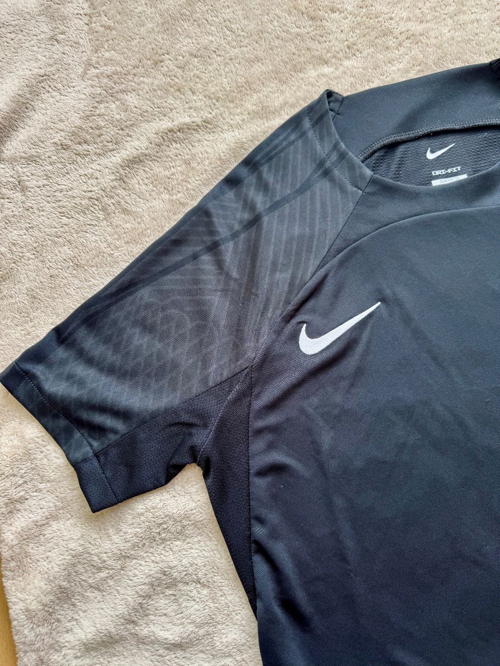 Nike T-shirt: Nike Performance – Nuovo e nell'imballaggio originale da Oftringen venduto da bmw_b8bm 1